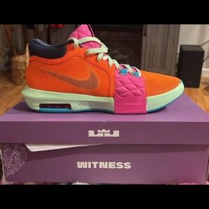 LeBrons size 13 NWOT